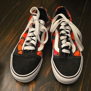 Vans Size 5 Women's Heart Patterned Sneakers with White Laces